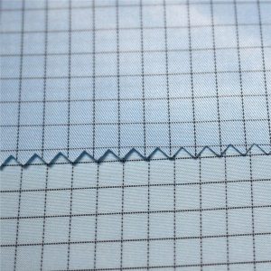 Tela tecida antiestática do poliéster da sarja da listra de 5mm para vestuários antiestáticos
